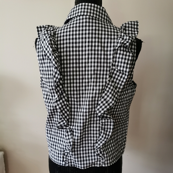 Socialite Ruffled Sleeveless Shirt Size Large - Picture 3 of 8